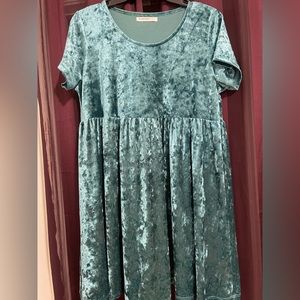 Turquoise velvet short sleeve mini flowy dress